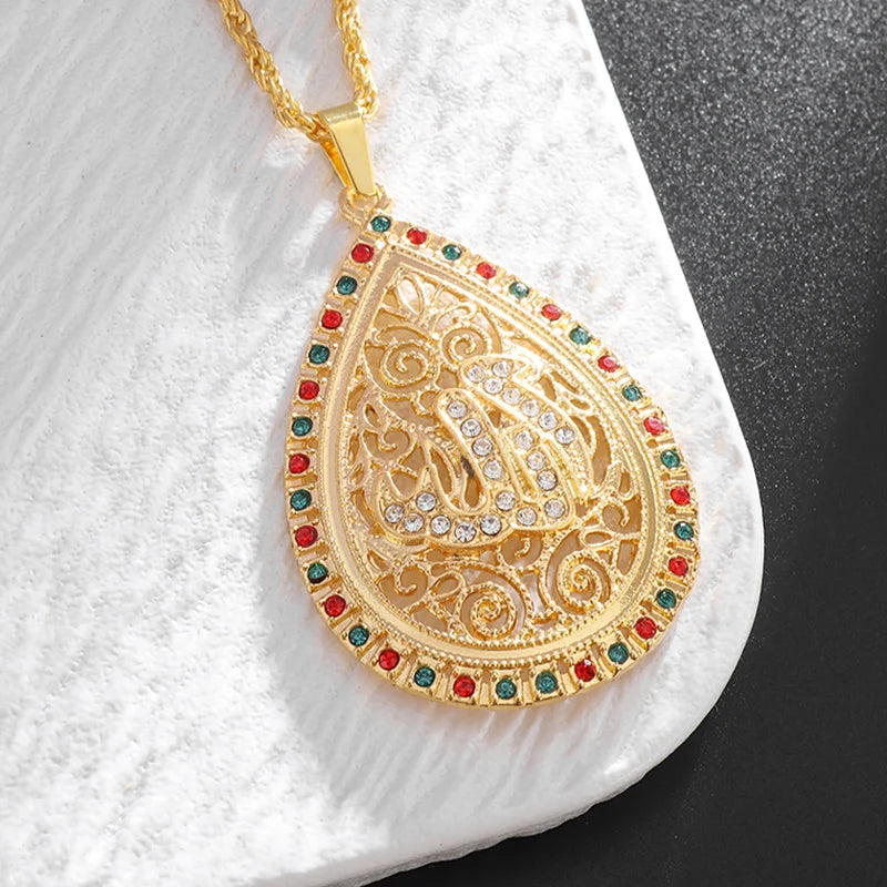 Necklace Men Women Gift Fashionable and Exquisite Golden Shiny Pendant.